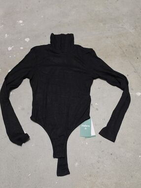Nwt HALARA Black Long Sleeve Turtleneck Bodysuit with Snap